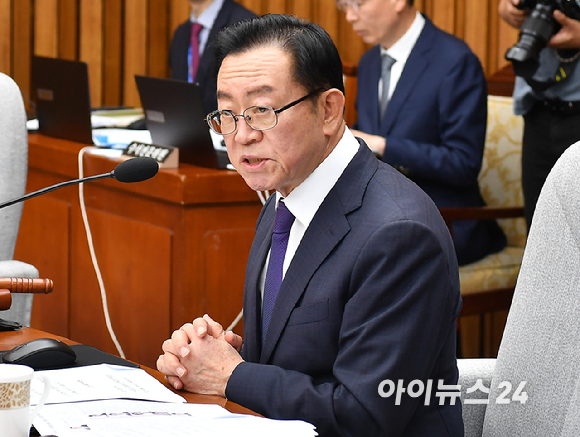 장동혁 국민의힘 대표가 6일 서울 여의도 국회에서 열린 최고위원회의에 참석하고 있다. [사진=곽영래 기자]