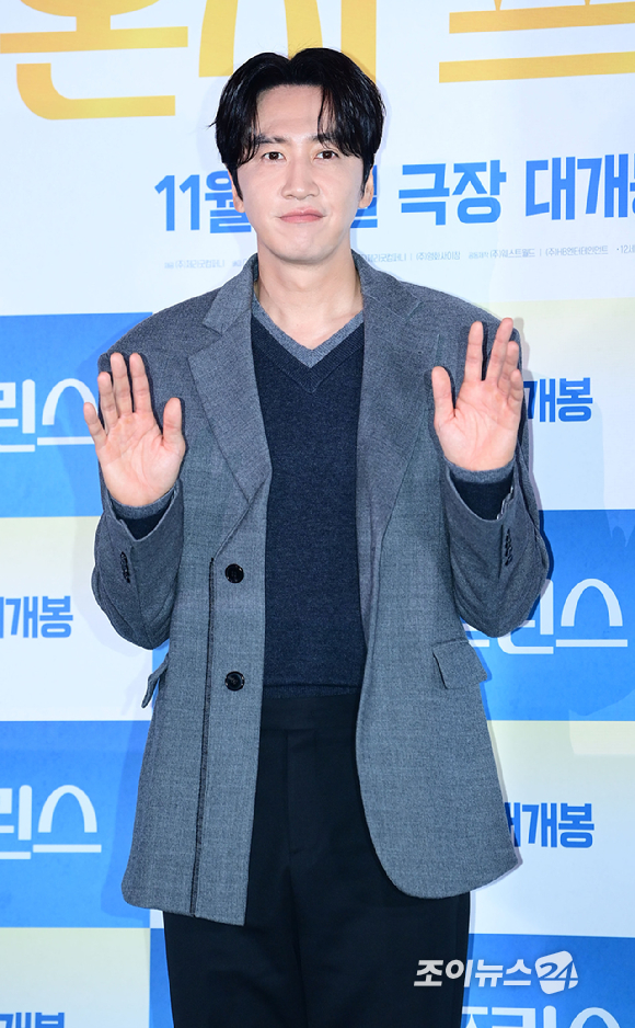 배우 이광수가 10일 오후 서울 CGV 용산아이파크몰에서 열린 영화 '나혼자 프린스'(감독 김성훈) 언론시사회에 참석하고 있다. [사진=정소희 기자]