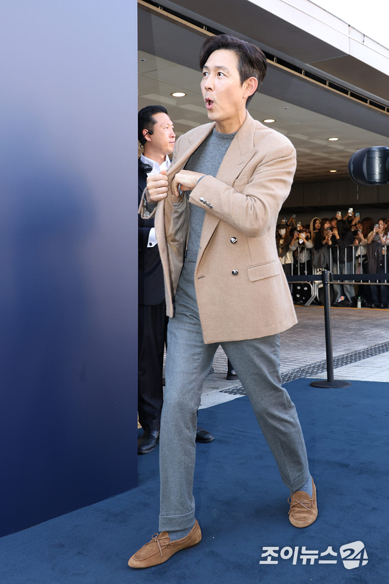 배우 이정재가 15일 오후 서울 종로구 석파정 서울미술관에서 진행된 패션 아이콘 랄프 로렌의 삶을 조명한 HBO 다큐멘터리 '베리 랄프' 스크리닝 이벤트에 참석해 포즈를 취하고 있다. [사진=문수지 기자]