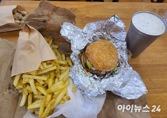 오는 26일 파이브가이즈의 한국 첫 매장인 강남이 문을 연다. [사진=김성화 기자]