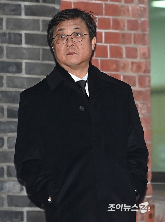 최휘영 문화체육관광부 장관이 9일 서울 중구 명동성당에서 열린 故 안성기의 장례 미사에 참석하고 있다. [사진=곽영래 기자]