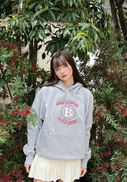 배우 하연수가 12일 소속사 계약 만료 후 일본에 머무르는 것과 관련한 허위사실에 법적 대응을 예고했다. [사진=하연수 SNS]