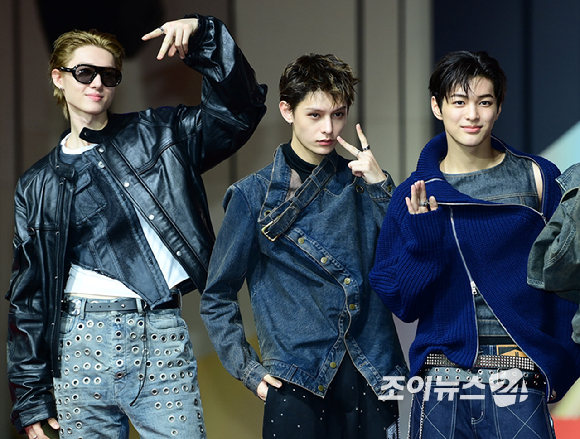 그룹 코르티스(CORTIS)가 25일 오후 인천광역시 중구 운서동 인스파이어 아레나에서 열린 '2025 SBS 가요대전' 레드카펫 행사에 참석하고 있다. [사진=정소희 기자]