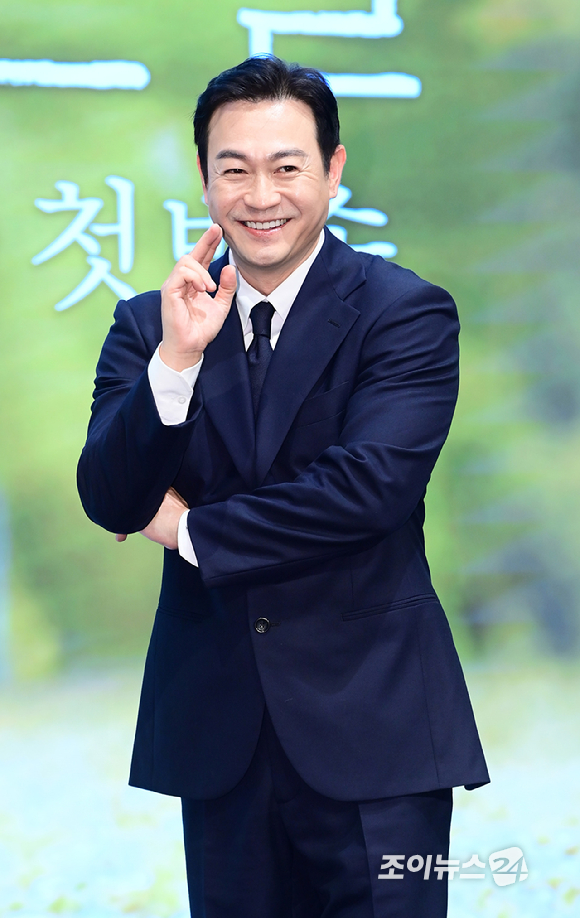 배우 박용우가 16일 오후 서울 구로구 더세인트에서 열린 KBS2 토일드라마 '은수 좋은 날' 제작발표회에서 포즈를 취하고 있다. [사진=정소희 기자]