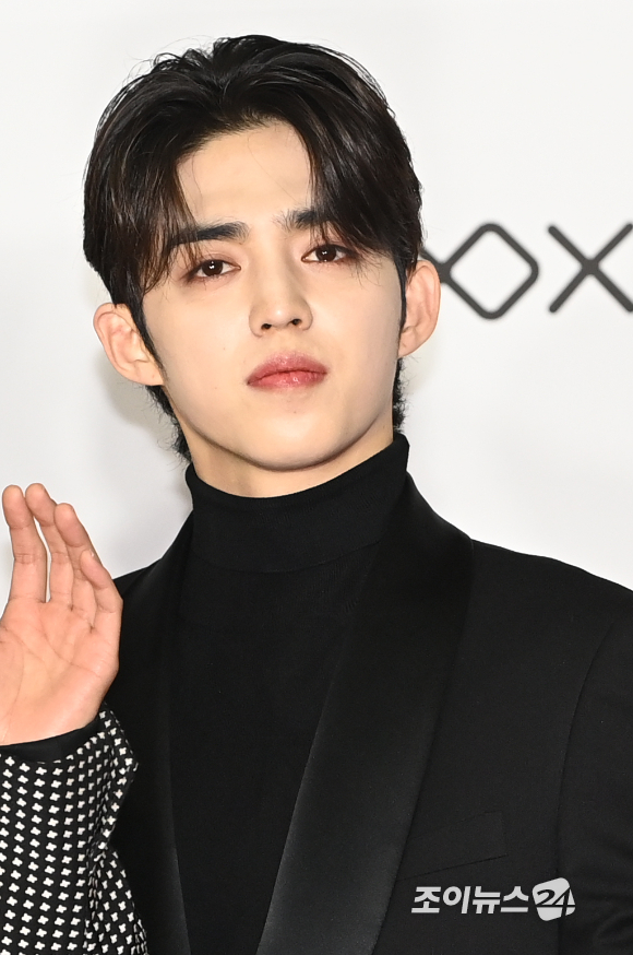 그룹 세븐틴(Seventeen) 에스쿱스가 2일 오후 서울 강서구 화곡동 KBS아레나홀에서 진행된 '2021 Asia Artist Awards'(2021 아시아 아티스트 어워즈, AAA) 레드카펫 행사에 참석해 포즈를 취하고 있다. [사진=정소희 기자]