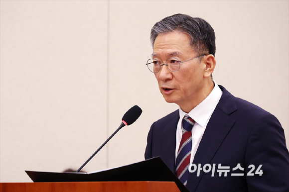 정성호 법무부 장관 후보자가 16일 서울 여의도 국회에서 열린 국회 법제사법위원회 정성호 법무부 장관 후보자 인사청문회에서 모두발언을 하고 있다. [사진=곽영래 기자]