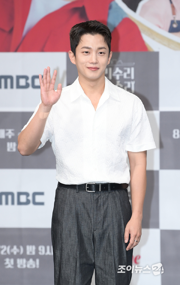 배우 김민석이 31일 오후 서울 마포구 상암동 MBC 사옥에서 열린 MBC, 라이프타임 공동제작 빈집 재생 프로젝트 '빈집살래 시즌3-수리수리 마을수리'(이하 '빈집살래3') 제작발표회에 참석하고 있다. [사진=정소희 기자]