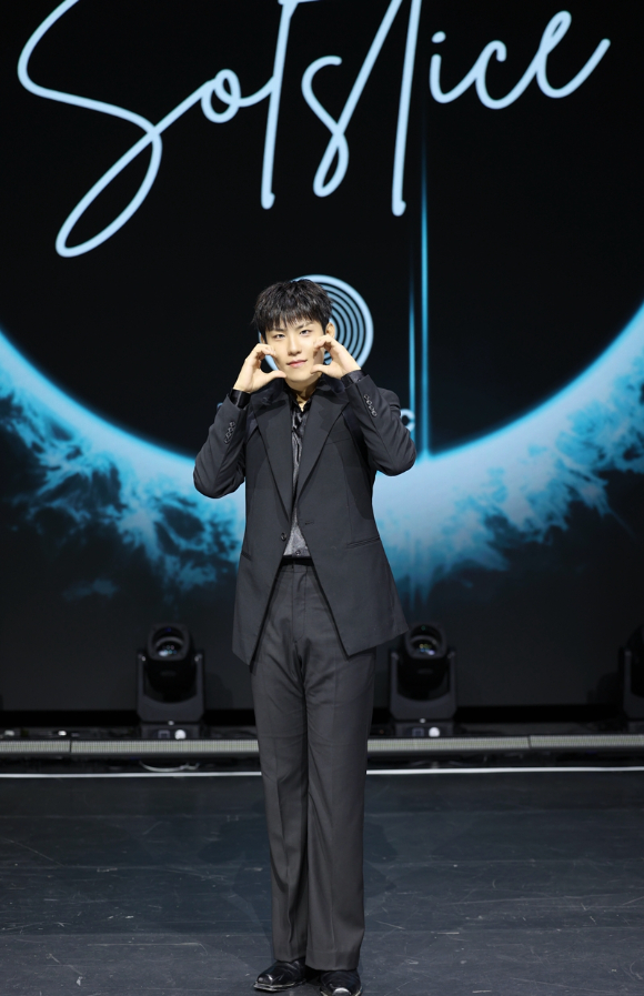박우진 "워너원 윤지성, 라디오서 컴백 축하…역시 리더답다"