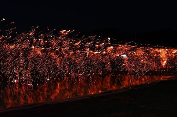 지난해 청정백곡 참숯마실축제의 참숯 낙화놀이. [사진=진천군]