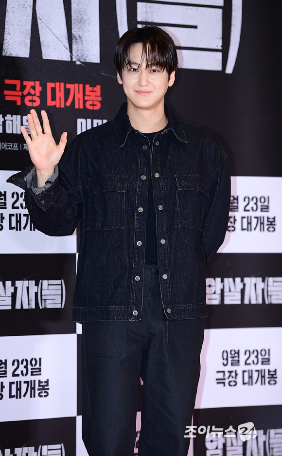 배우 김범이 21일 서울 송파구 롯데시네마 월드타워에서 열린 영화 '암살자(들)'(감독 허진호) VIP 시사회에 참석하고 있다. [사진=정소희 기자]