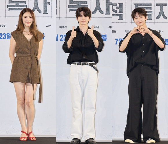 안효섭, 이민호, 채수빈, 신승호, 나나, 권은성, 정성일, 박호산, 최영준이 '전지적 독자 시점' VIP 시사회에서 포즈를 취하고 있다. [사진=롯데엔터테인먼트]