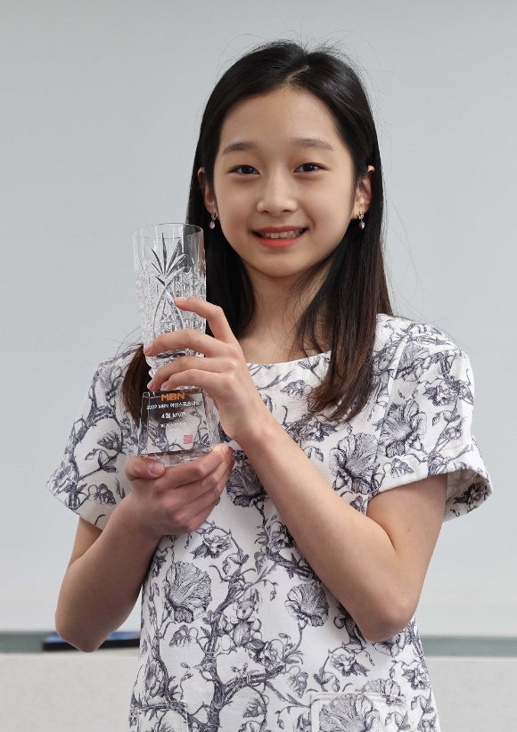 한국 여자 피겨 유망주 중 한 명으로 자리잡은 신지아가 2022 MBN 여성스포츠대상 4월 MVP에 선정됐다. [사진=MBN]