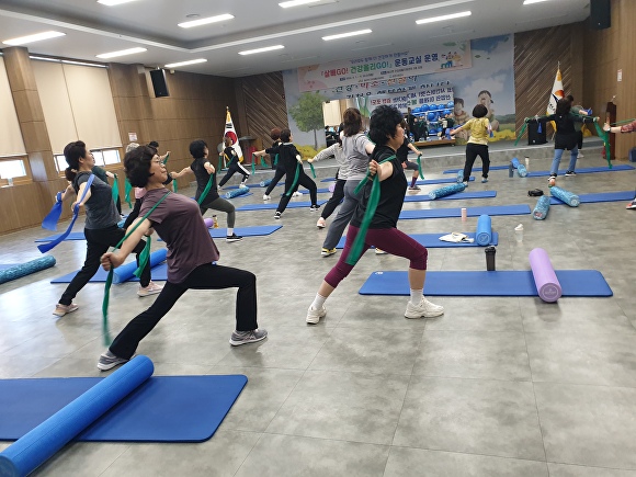 김천시 봉산면 건강생활지원센터가 다양한 운동프로그램을 운영하고 있다. [사진=김천시청]