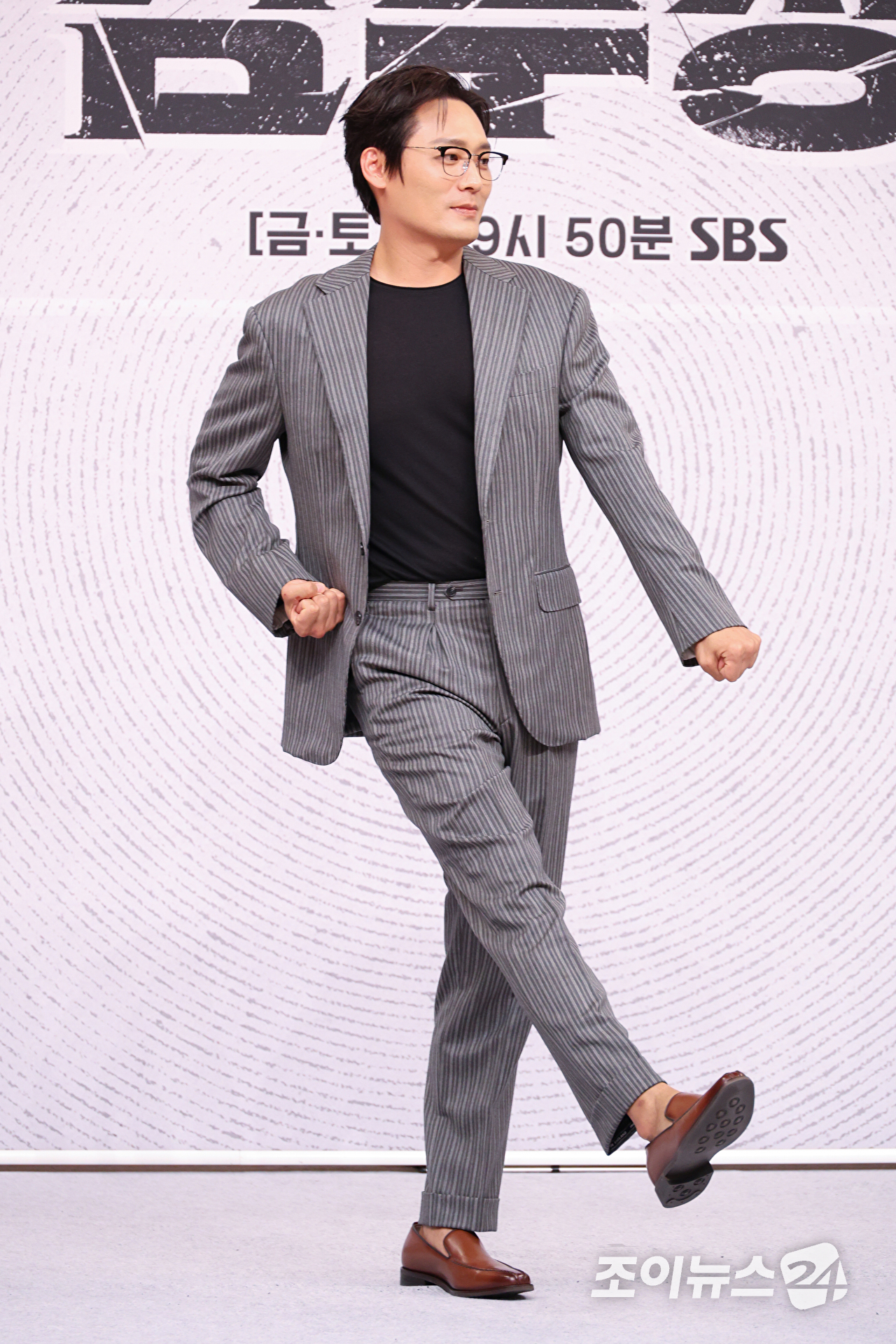 배우 최대훈이 25일 오후 서울 양천구 목동 SBS에서 진행된 SBS 새 금토드라마 '김부장' 제작발표회에 참석해 포즈를 취하고 있다. [사진=문수지 기자]