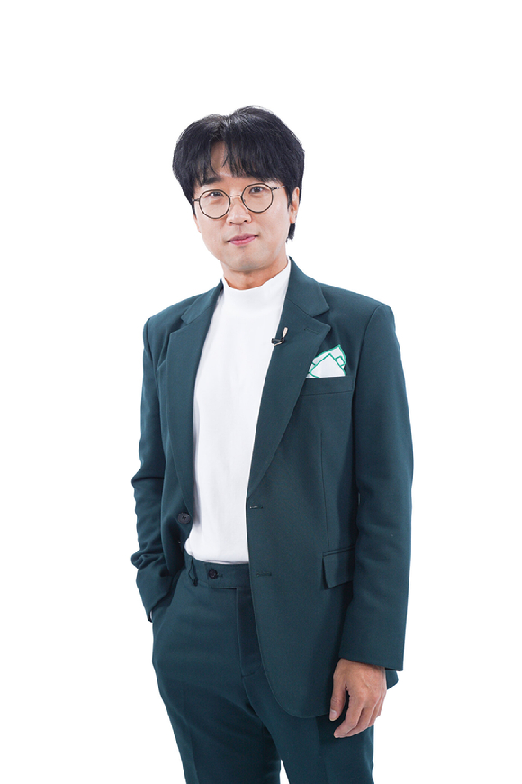 '내일은 국민가수' 우승자 박창근이 종영 인터뷰에서 포즈를 취하고 있다. [사진=TV조선, n.CH엔터테인먼트]