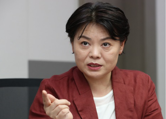국민의힘 소속 윤희숙 여의도연구원장이 '주 4일제'를 추진해야 한다고 주장한 이재명 더불어민주당 대표를 향해 비판의 목소리를 냈다. [사진=연합뉴스]