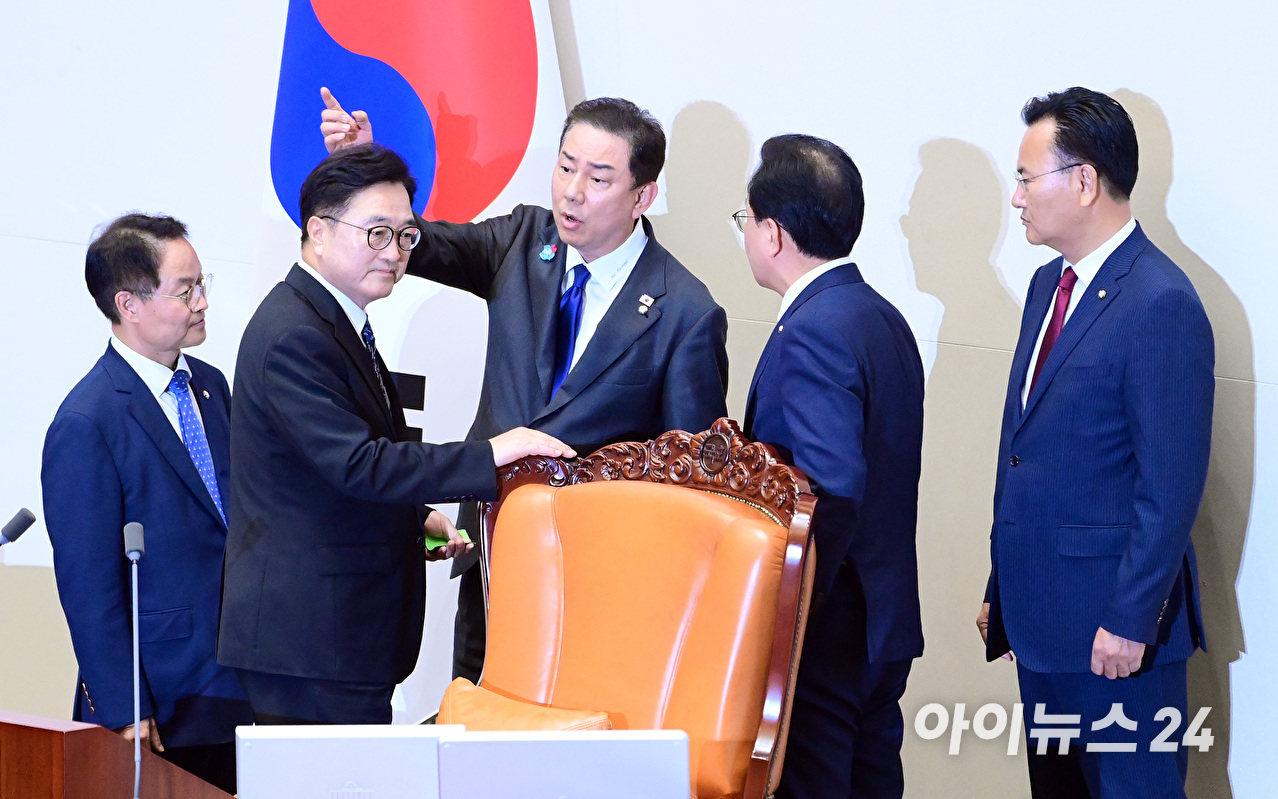 25일 서울 여의도 국회에서 열린 제429회국회(정기회) 제9차 본회의에서 박수민 국민의힘 의원이 정부조직법 일부개정법률안(대안)에 대한 무제한 토론(필리버스터)을 하고 있다. [사진=정소희 기자]