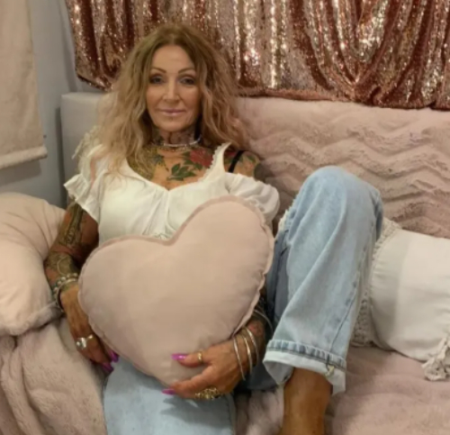 호주의 70대 여성이 50대 딸과 자매로 오해받을 정도의 '동안 외모'로 눈길을 끌고 있다. 사진은 로레인 카사. [사진=Lorraine Cassar 인스타그램]