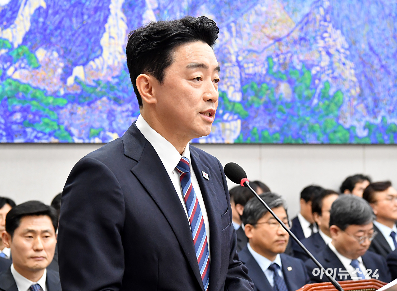 강훈식 대통령 비서실장이 6일 서울 여의도 국회에서 열린 운영위원회의 대통령비서실 등 국정감사에서 업무보고를 하고 있다. [사진=곽영래 기자]