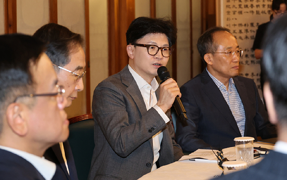 한동훈 국민의힘 대표가 18일 서울 종로구 삼청동 총리공관에서 열린 고위당정협의회에 참석해 발언하고 있다. 이번 고위당정협의회는 한동훈 대표 체제 출범 이후 3주만에 처음이다. 2024.08.18. [사진=뉴시스]