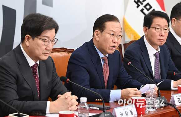 권영세 국민의힘 비상대책위원장이 27일 오전 서울 여의도 국회에서 열린 비상대책위원회의에서 발언하고 있다. [사진=곽영래 기자]