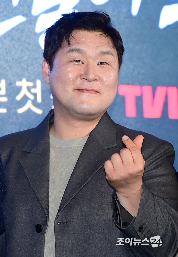 배우 윤경호가 6일 오후 서울 광진구 풀만 앰배서더 서울 이스트폴에서 열린 티빙 오리지널 '취사병 전설이 되다' 제작발표회에 참석하고 있다. [사진=정소희 기자]