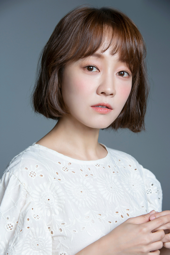 배우 류혜린이 연극 '복길잡화점'에서 매력을 발산했다.  [사진=네오스엔터테인먼트]