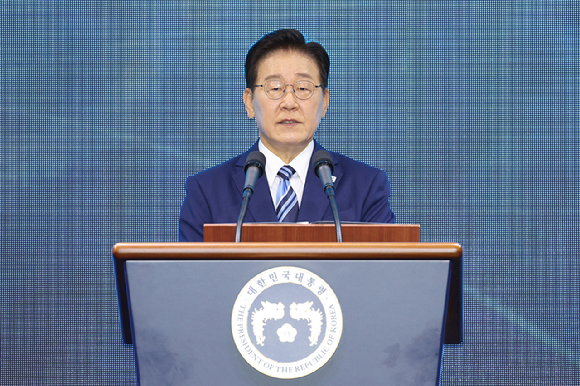 이재명 대통령이 27일 부산 영도구에서 열린 제31회 바다의 날 기념식에서 기념사를 하고 있다. 2026.5.27 [사진=연합뉴스]
