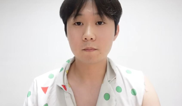 경찰이 "한국에서 훼손된 시신이 많이 발견된다"는 허위 정보를 퍼뜨린 유튜버에 대한 수사에 착수했다. 사진은 해당 유튜버 '데보짱'. [사진=유튜브 '한국인 선생님 데보짱']