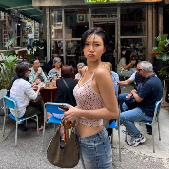 화사 [사진=화사 SNS]