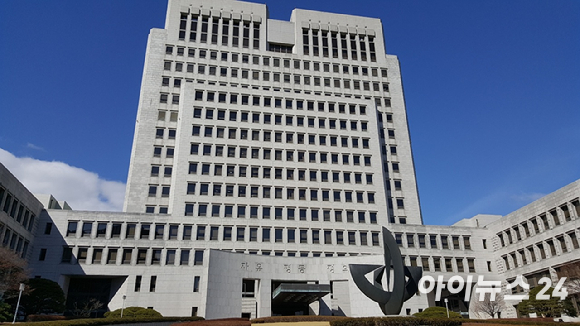 마약 관련 범죄 혐의로 수사선상에 오르자 친구에게 차명 휴대전화와 은신처를 부탁한 이에게 범인도피교사죄로 처벌할 수 없다는 대법원 판단이 나왔다. 사진은 기사 내용과 무관함. [사진=아이뉴스24 포토DB]