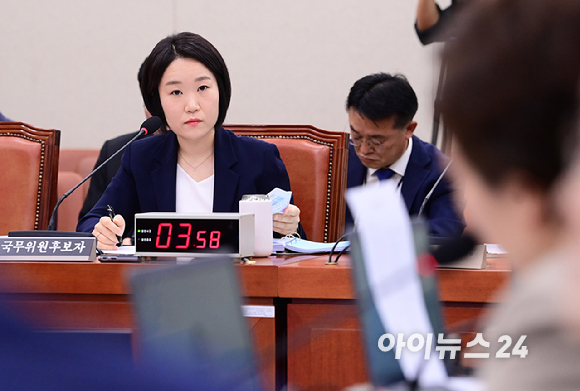 이소영 중소벤처기업부 장관 후보자가 15일 서울 여의도 국회에서 열린 인사청문회에 참석하고 있다. [사진=정소희 기자]