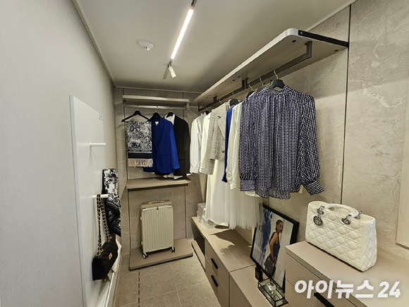 '왕길역 로열파크씨티 푸르지오'의 모형도. [사진=안다솜 기자]