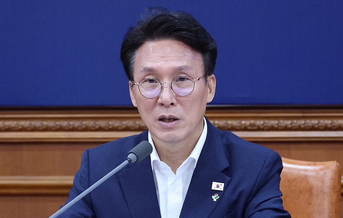 김민석 국무총리가 지난 16일 서울 종로구 정부서울청사에서 열린 국무회의 겸 비상경제본부회의에 참석, 잠실 개표소 봉쇄와 관련해 단호한 대처를 지시하고 있다. 2026.6.16 [사진=연합뉴스]