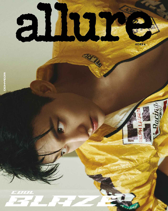 세븐틴 조슈아가 화보 촬영에서 포즈를 취하고 있다. [사진=얼루어 코리아]