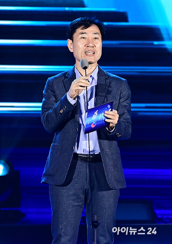 하태경 국민의힘 의원이 15일 오후 부산 해운대구 벡스코에서 열린 '2023 대한민국 게임대상'에서 시상에 앞서 인사말을 하고 있다. [사진=곽영래 기자]
