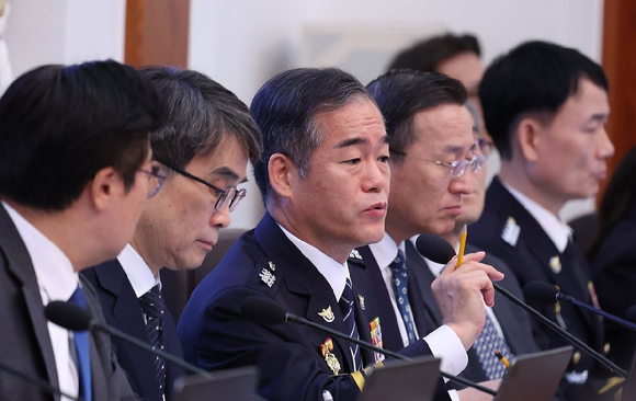 김종철 경찰청장 직무대행이 12일 국회 행정안전위원회 국정감사에서 발언하고 있다. [사진=연합뉴스]