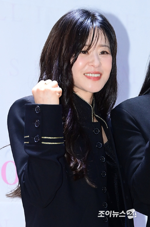배우 최강희가 2일 오후 서울 종로구 대학로 이음아트홀에서 열린 연극 '클로저' 제작 발표회에 참석하고 있다. [사진=정소희 기자]