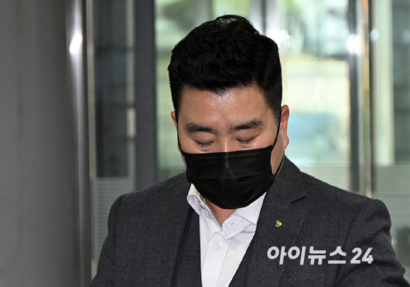 김현태 전 육군 특수전사령부 707특수임무단장이 14일 서울 서초구 서울중앙지방법원에서 열린 내란중요임무종사 혐의 관련 공판에 출석하고 있다. [사진=사진공동취재단]