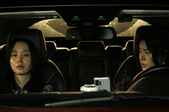 배우 임지연이 영화 '리볼버' 인터뷰에 앞서 포즈를 취하고 있다. [사진=플러스엠엔터테인먼트]