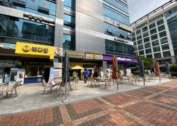 스탠브루 1호점 매장 위례점. [사진=롯데GRS 제공]