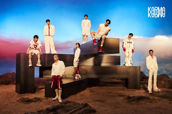 스트레이 키즈 단체 콘셉트 포토 [사진=JYP엔터테인먼트]