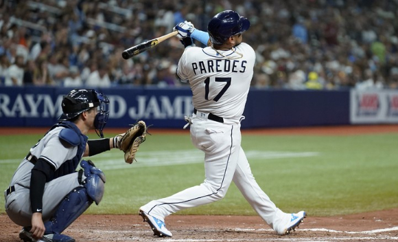 MLB 탬파베이에서 뛰고 있는 이삭 파레데스는 22일(한국시간) 열린 뉴욕 양키스와 홈 경기에서 3홈런 4타점으로 맹활약하며 소속팀의 5-4 승리를 이끌었다. [사진=뉴시스]