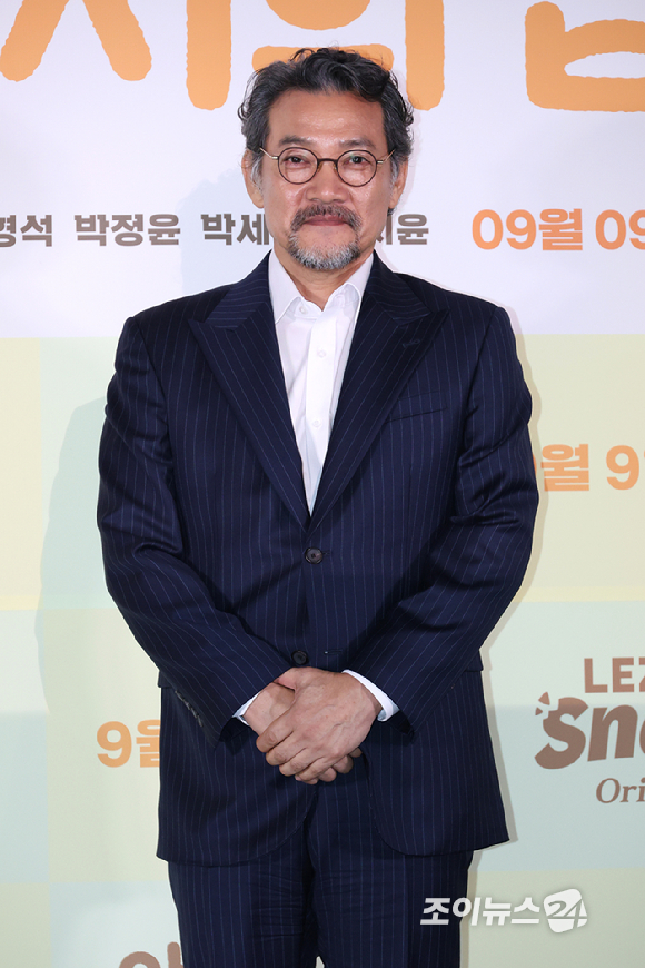 이준익 감독, 배우 이정은, 정진영이 3일 오후 서울 송파구 롯데시네마 월드타워점에서 진행된 영화 '아버지의 집밥'(감독 이준익) 언론시사회에 참석해 포즈를 취하고 있다. [사진=문수지 기자]