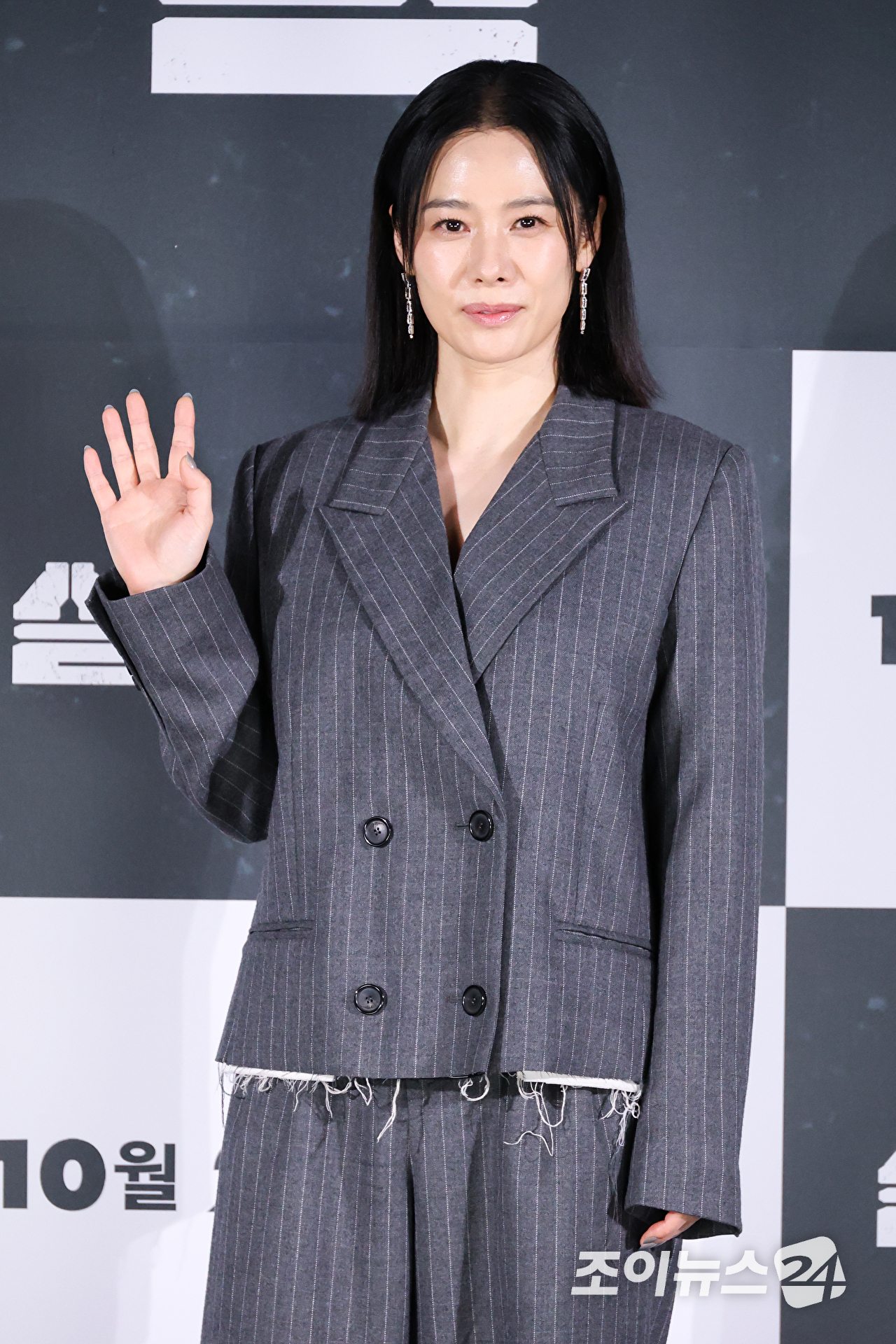 배우 김현주가 18일 오전 서울 용산구 CGV용산아이파크몰점에서 진행된 영화 '실낙원'(감독 연상호) 제작보고회에 참석해 포즈를 취하고 있다. [사진=문수지 기자]