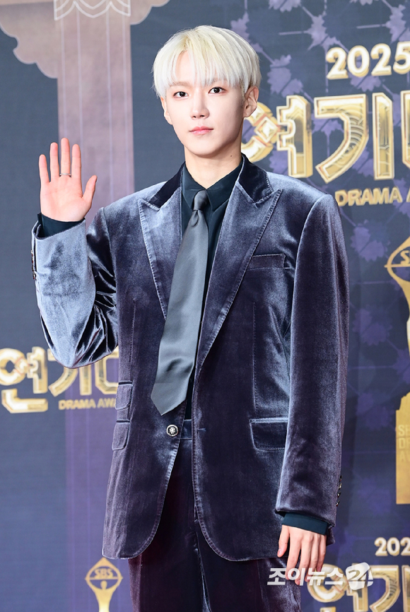 '사계의 봄' 배우 하유준(AxMxP)이 31일 오후 서울 마포구 상암동 SBS 프리즘타워에서 열린&nbsp;2025 SBS 연기대상&nbsp;레드카펫 행사에 참석하고 있다. [사진=정소희 기자]