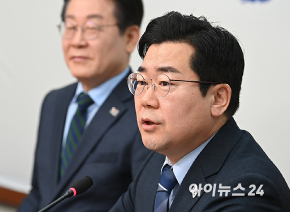 박찬대 더불어민주당 원내대표가 지난 21일 오전 서울 여의도 국회에서 열린 최고위원회의에서 발언하고 있다. [사진=곽영래 기자]