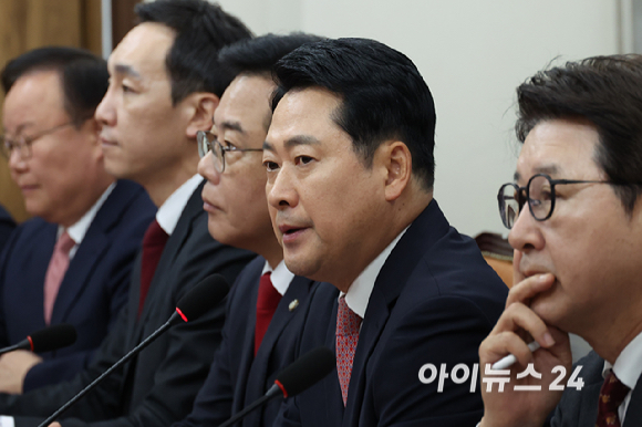 장동혁 국민의힘 대표가 8일 국회에서 열린 최고위원회의에서 발언을 하고 있다. [사진=곽영래 기자]