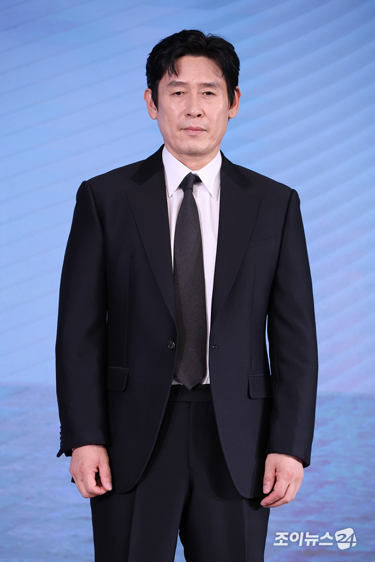 배우 설경구가 25일 오전 서울 마포구 호텔 나루 서울 엠갤러리에서 진행된 넷플릭스 영화 '가능한 사랑'(감독 이창동) 제작보고회에 참석해 포즈를 취하고 있다. [사진=문수지 기자]