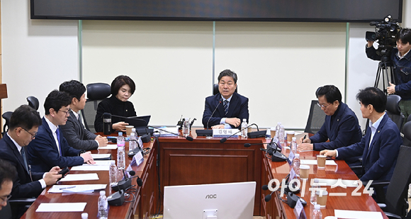 김영배 외교통일위원회 간사가 3일 서울 여의도 국회 의원회관에서 열린 이란사태 관련 당&middot;정간담회에서 발언하고 있다. [사진=곽영래 기자]